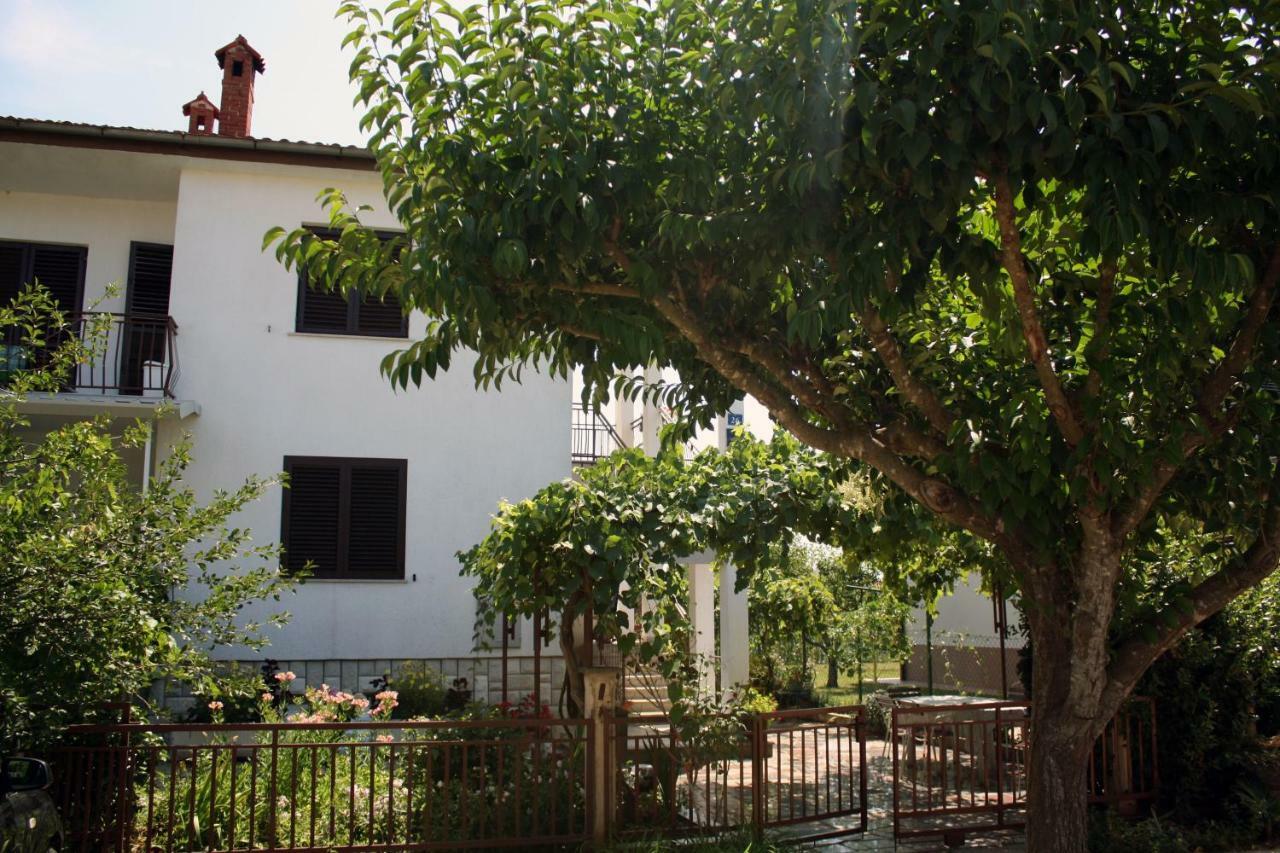 Apartment Vera Umag Buitenkant foto