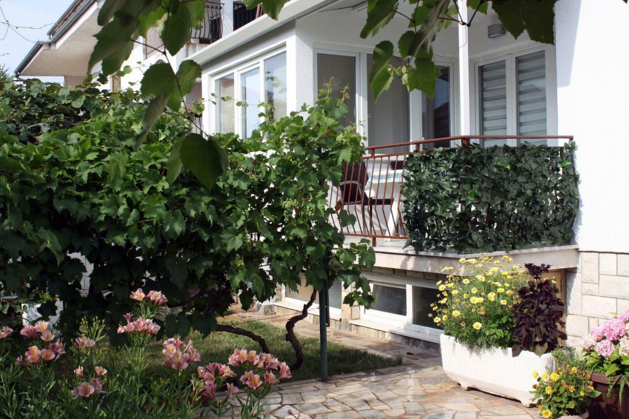 Apartment Vera Umag Buitenkant foto